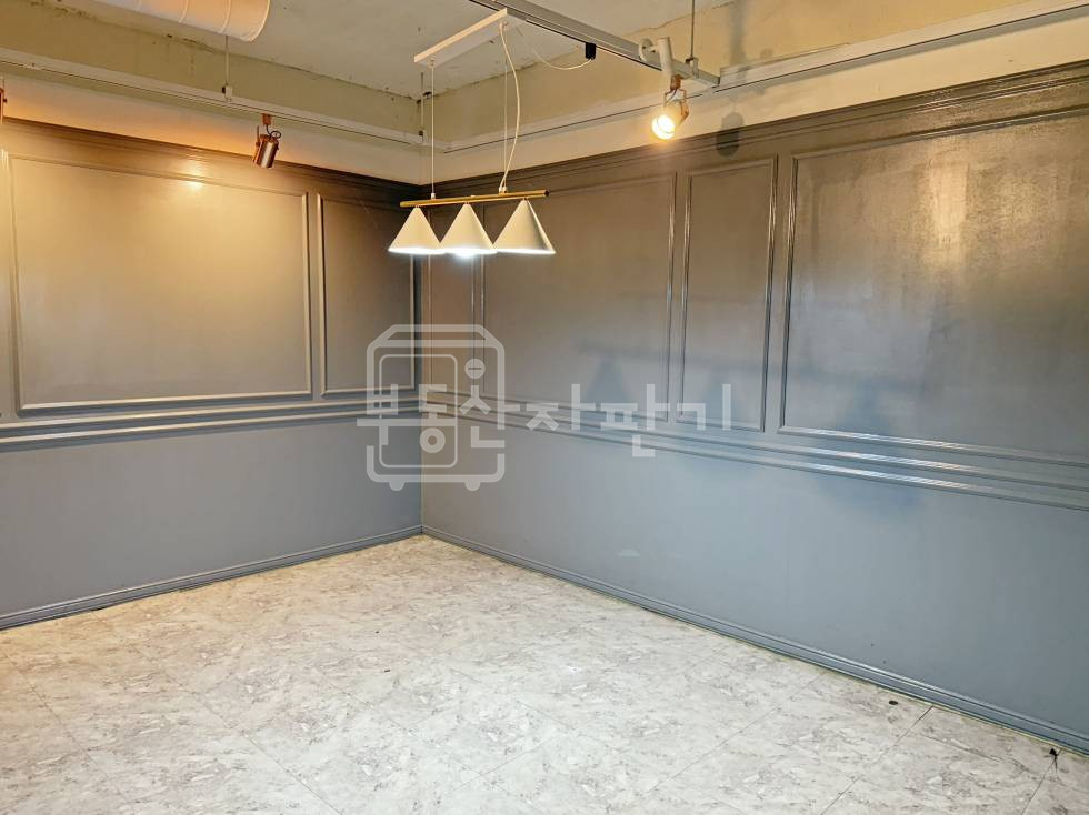 서울 강남구 논현동 무권리,강남구청역 10분, 역세권, 지하 1층 임대 월세 매물번호 19374 사진 8