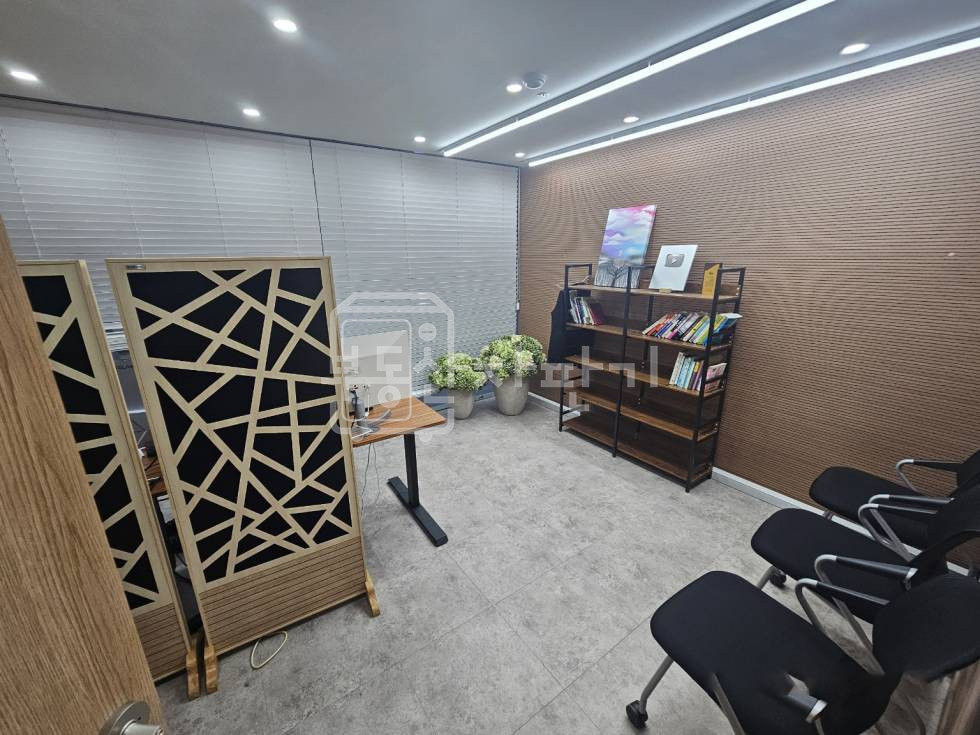 서울 서초구 서초동 무권리, 강남역 도보 1분, 초역세권, 7층 임대 월세 매물번호 30522 사진 3