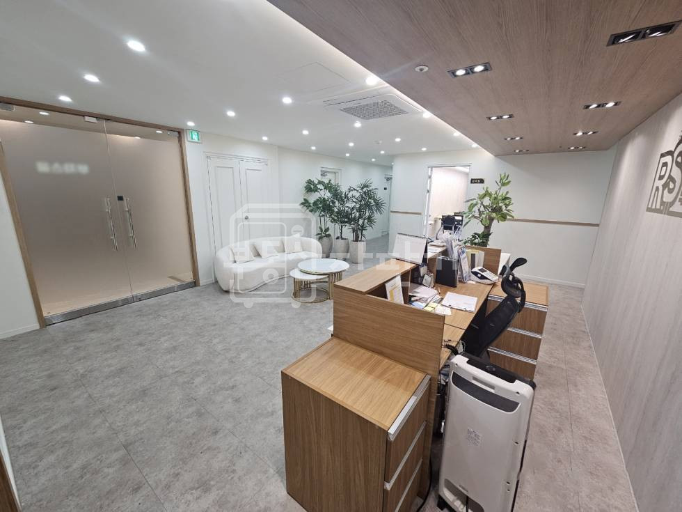 서울 서초구 서초동 무권리, 강남역 도보 1분, 초역세권, 7층 임대 월세 매물번호 30522 사진 4