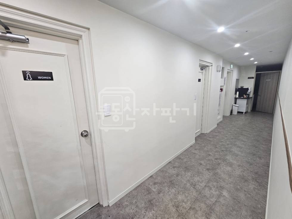 서울 서초구 서초동 무권리, 강남역 도보 1분, 초역세권, 7층 임대 월세 매물번호 30522 사진 8