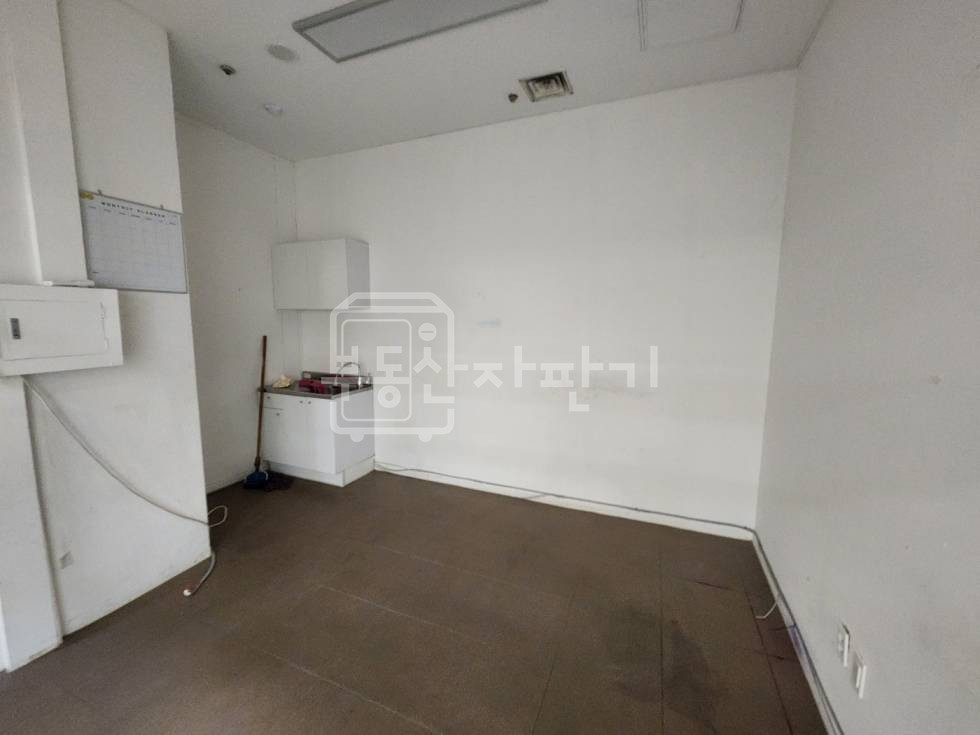 서울 강남구 대치동 무권리, 선릉역 1분, 초역세권, 지하1층 아케이드상가 임대 월세 매물번호 30487 사진 2
