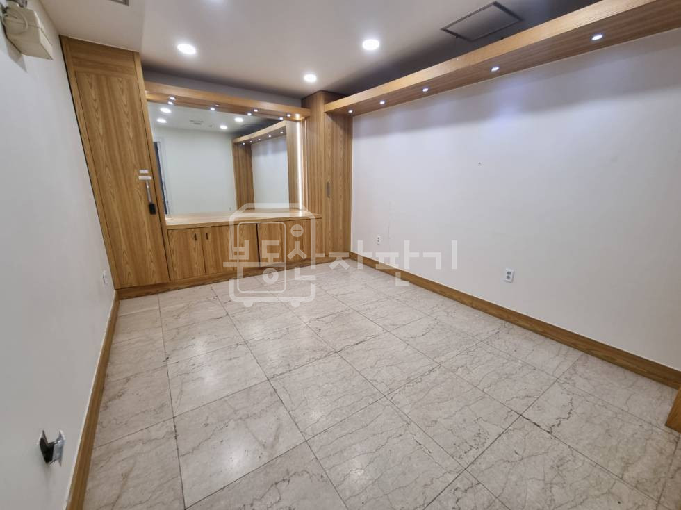 서울 강남구 청담동 학동사거리 인근 도산대로 대로변 2층 임대 월세 매물번호 30297 사진 3