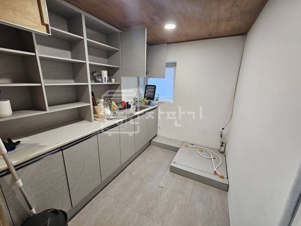 서울 강남구 신사동 신사역 6분, 역세권, 2층 임대 월세 매물번호 30048 사진 2