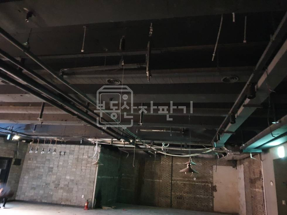 서울 강남구 신사동 압구정역 도보 2분, 초역세권, 지하1층 임대 월세 매물번호 29361 사진 2