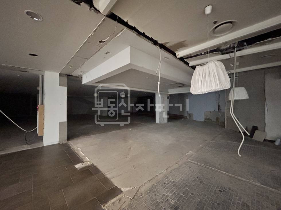서울 강남구 신사동 무권리, 압구정역 도보 3분, 초역세권, 지하1층 임대 월세 매물번호 29289 사진 5