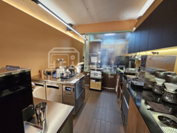 서울 강남구 청담동 청담역 8분, 역세권, 1층 임대 월세 매물번호 24556 사진 3