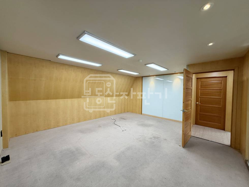 서울 강남구 역삼동 무권리, 언주역 3분, 초역세권, 코너건물 3층 임대 월세 매물번호 31184 사진 4