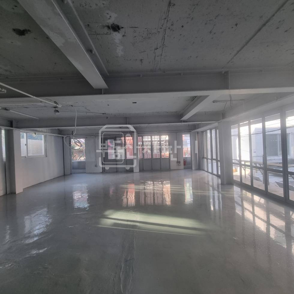 서울 강남구 신사동 무권리 신사역 도보 10분 이면도로, 1층 유동인구많음 월세 매물번호 29567 사진 1