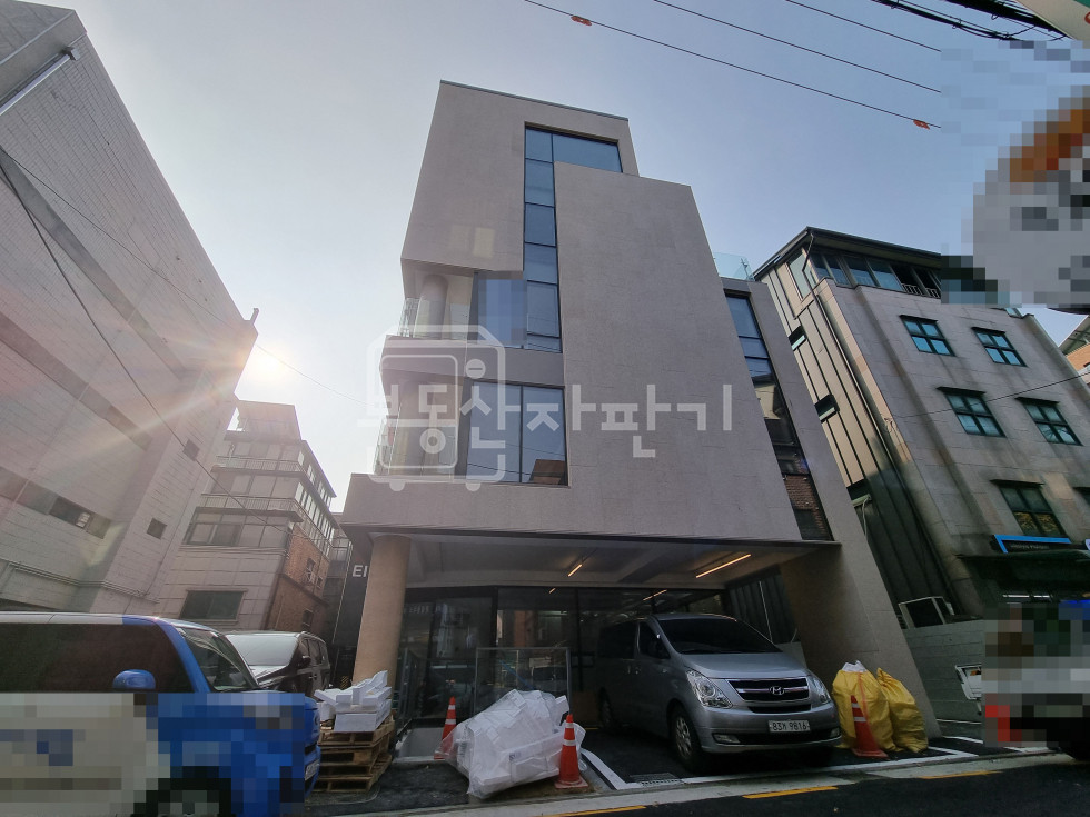 서울 강남구 논현동 논현역 8분, 지상5층~지하1층 신축급건물 통임대 월세 매물번호 13222 사진 1