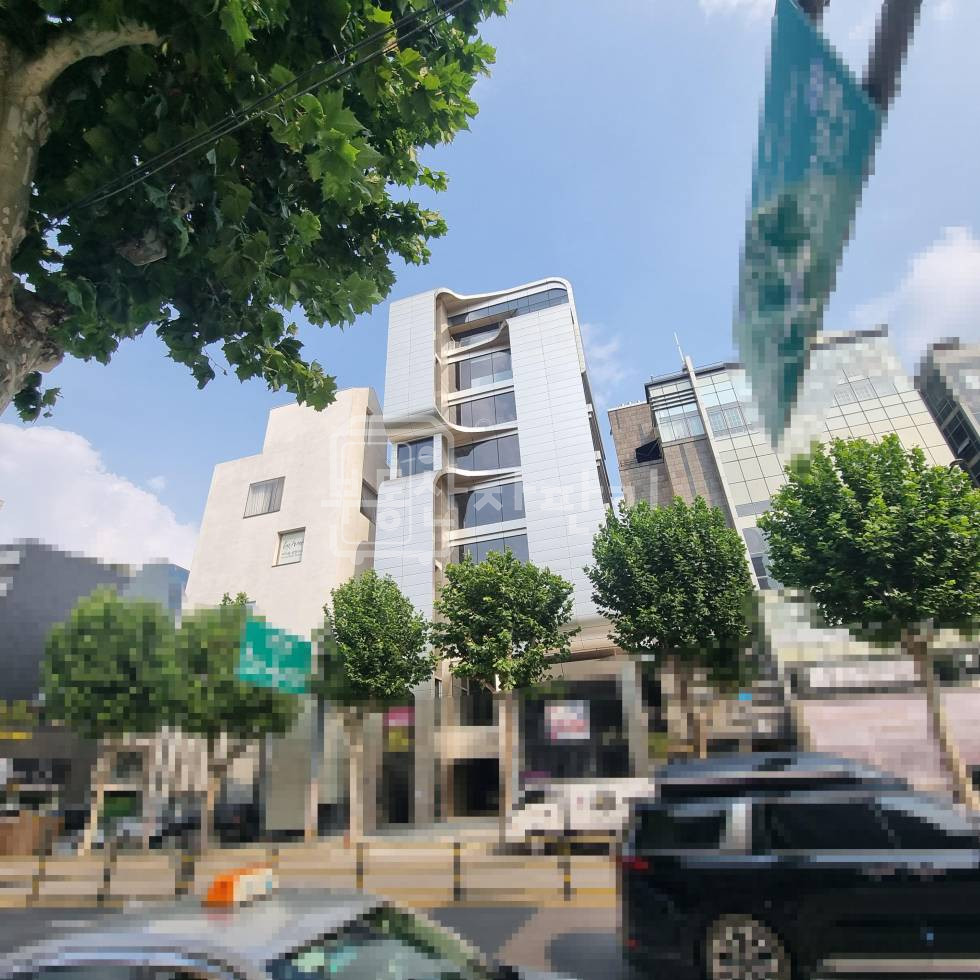서울 강남구 청담동 압구정로데오역 2분, 대로변, 지하2층~지상7층 연층임대 월세 매물번호 19302 사진 1