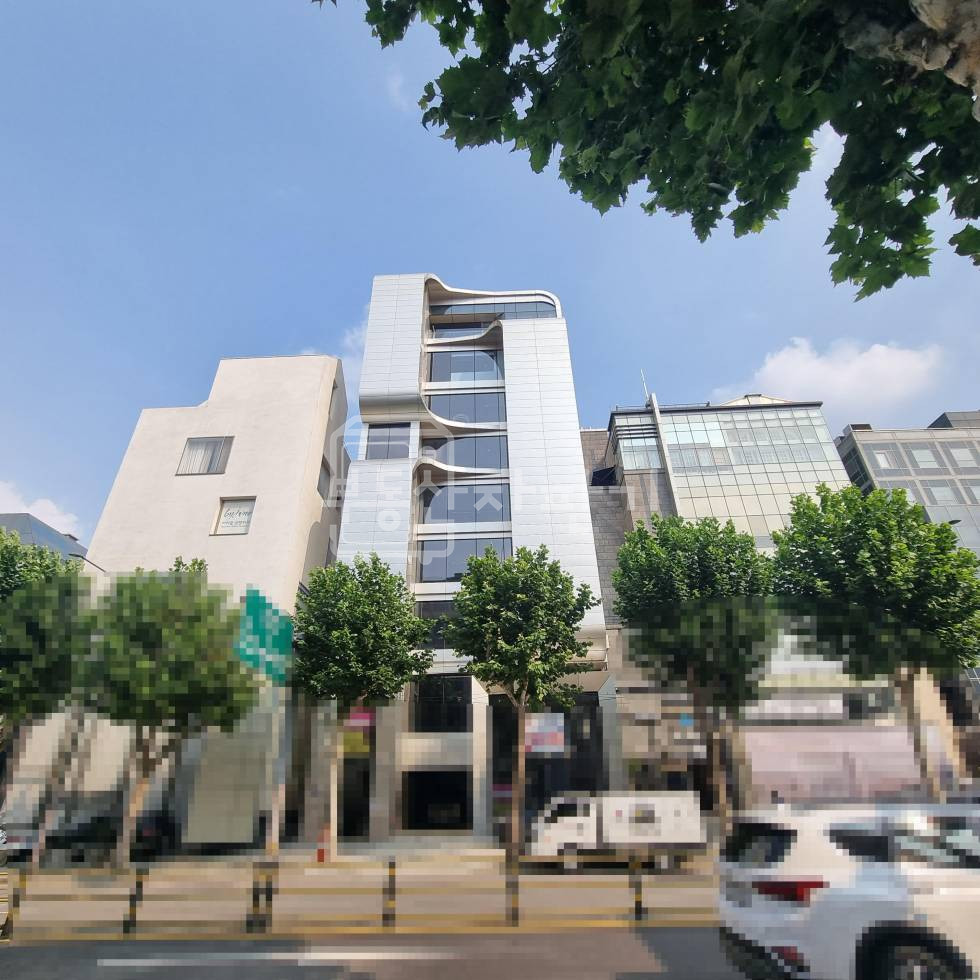 서울 강남구 청담동 압구정로데오역 2분, 대로변, 지하2층~지상7층 연층임대 월세 매물번호 19302 사진 2
