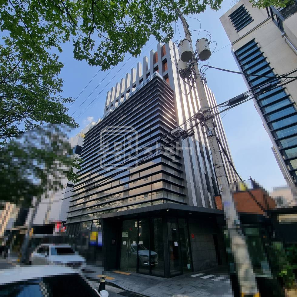 서울 강남구 신사동 무권리, 압구정로데오역 도보 8분 이면도로 지상 3층 임대 월세 매물번호 25975 사진 3