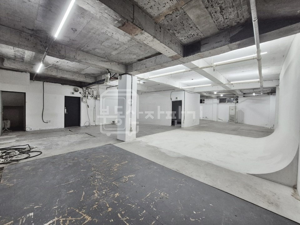서울 강남구 논현동 무권리, 학동역 6분, 역세권, 지하1층 임대 월세 매물번호 29070 사진 3