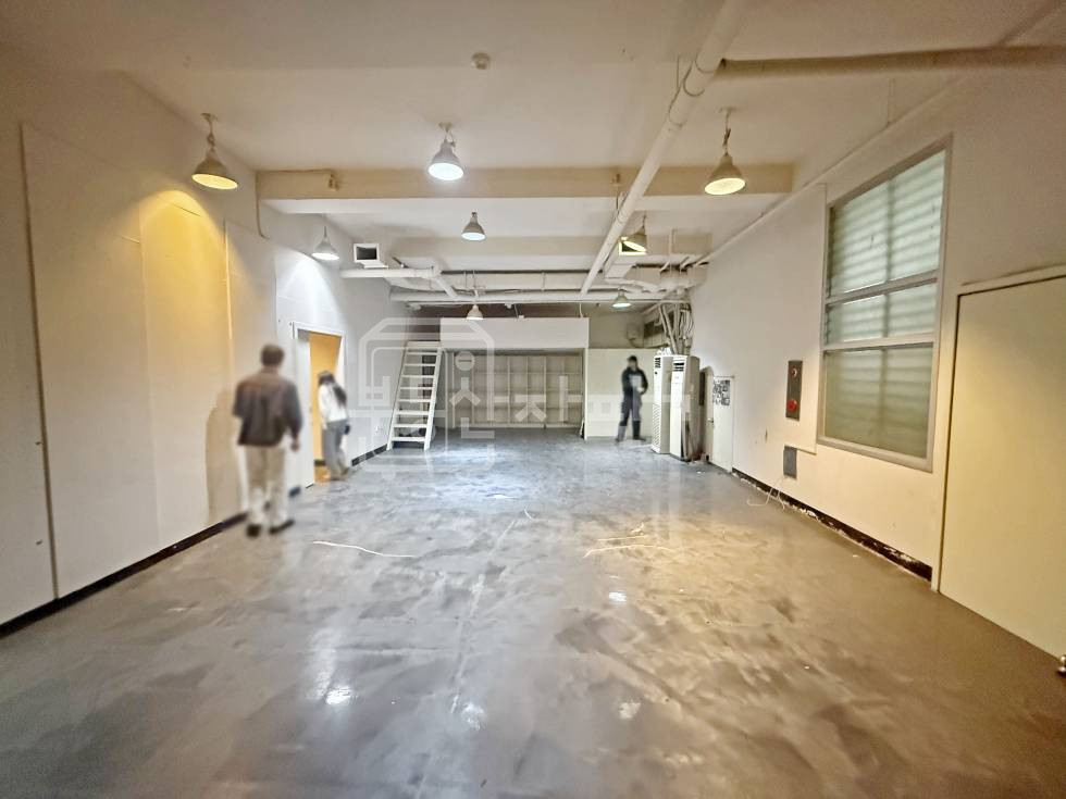 서울 강남구 신사동 무권리, 신사역 10분, 역세권, 지하1층 임대 월세 매물번호 31210 사진 2