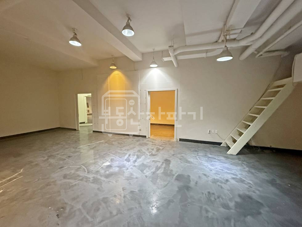서울 강남구 신사동 무권리, 신사역 10분, 역세권, 지하1층 임대 월세 매물번호 31210 사진 5