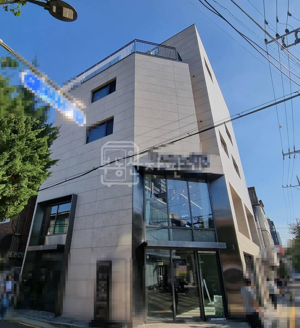 서울 강남구 신사동 무권리 압구정역 도보 3분 코너건물 이면도로, 1층 월세 매물번호 25757 사진 2