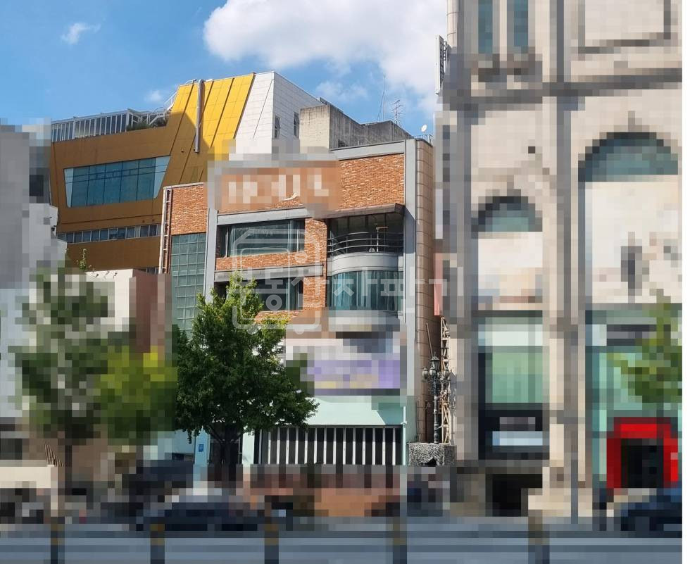 서울 강남구 청담동 압구정로데오역 도보 9분 도산 대로변, 지하 1층~4층 건물전체 월세 매물번호 25758 사진 1