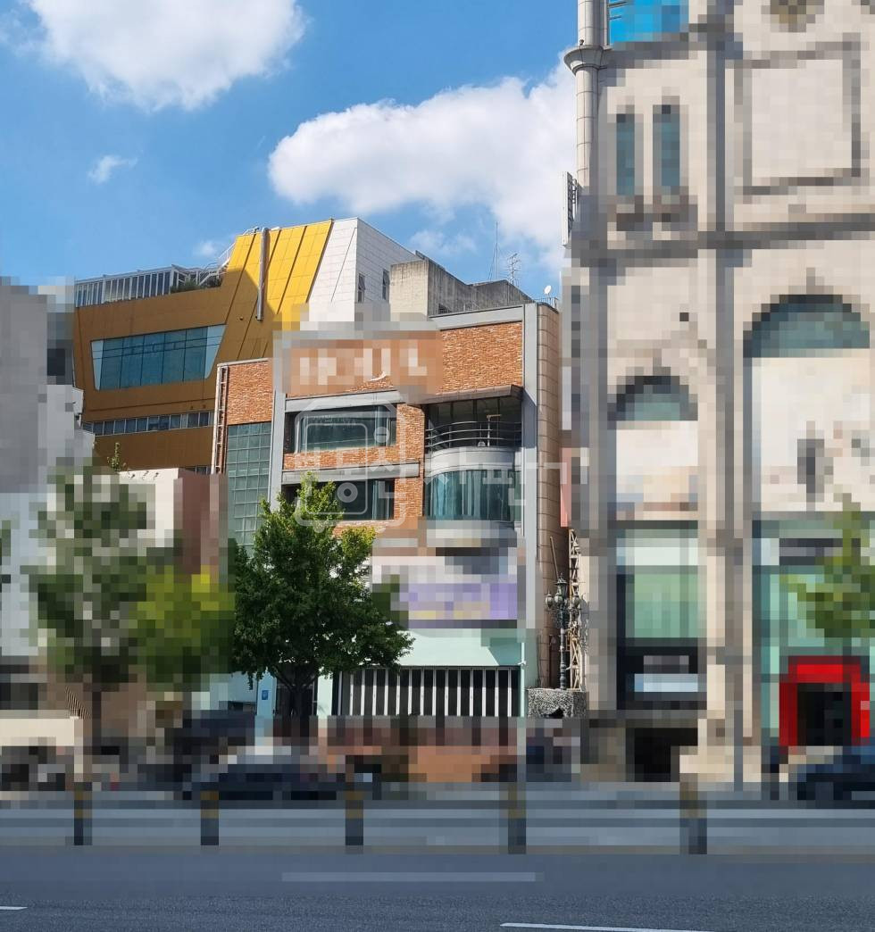 서울 강남구 청담동 압구정로데오역 도보 9분 도산 대로변, 지하 1층~4층 건물전체 월세 매물번호 25758 사진 2