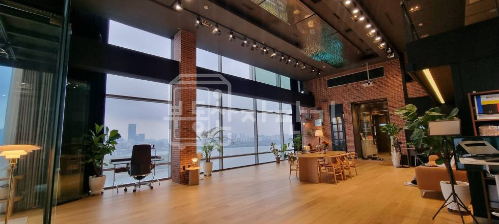 서울 마포구 상수동 상수역 도보 7분 한강뷰 내부 깔끔한 인테리어, 복층 사무실 월세 매물번호 26090 사진 14