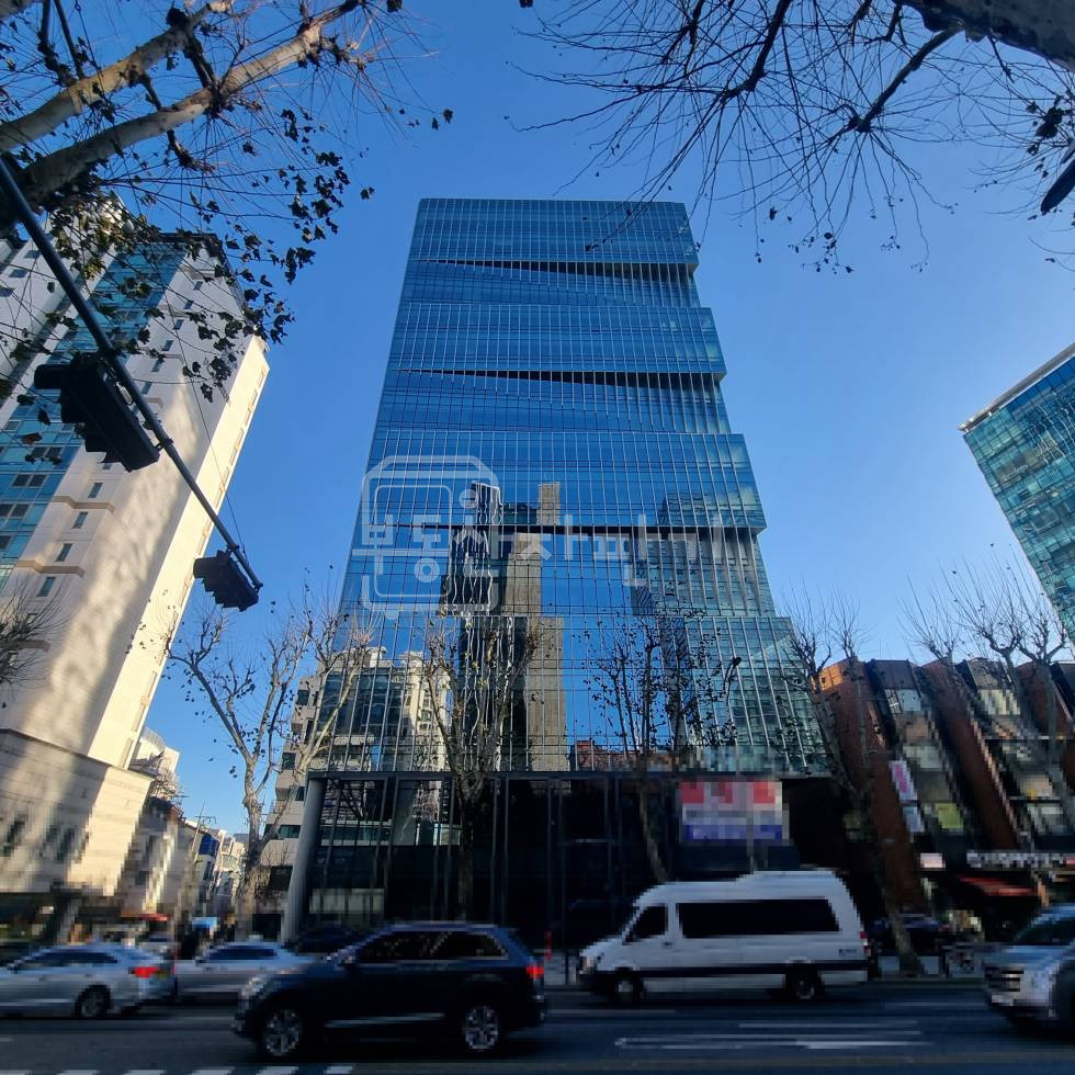 서울 강남구 삼성동 삼성중앙역 도보 3분 대로변, 대형건물 4층 신축 첫 입주 월세 매물번호 26388 사진 2