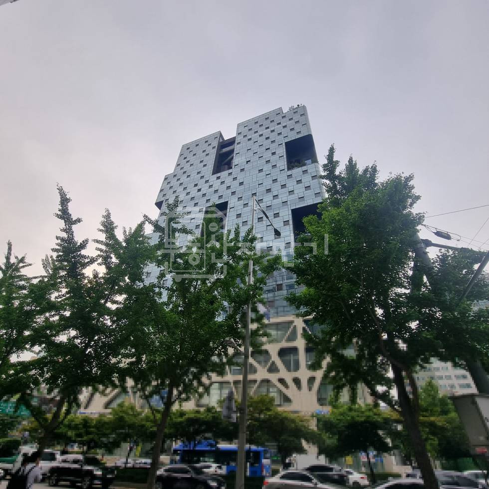 서울 서초구 서초동 강남역 도보 3분 초역세권 대로변, 21층 급 오피스텔 부띠크 모나코 매매 매물번호 27946 사진 1