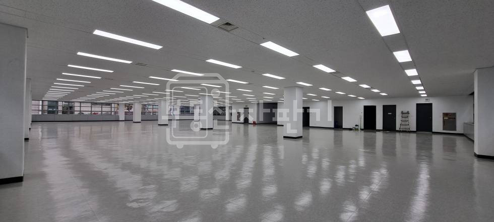 서울 강남구 대치동 선릉역 도보 6분 코너건물 이면도로, 2층 대형 사무실 월세 매물번호 28637 사진 4