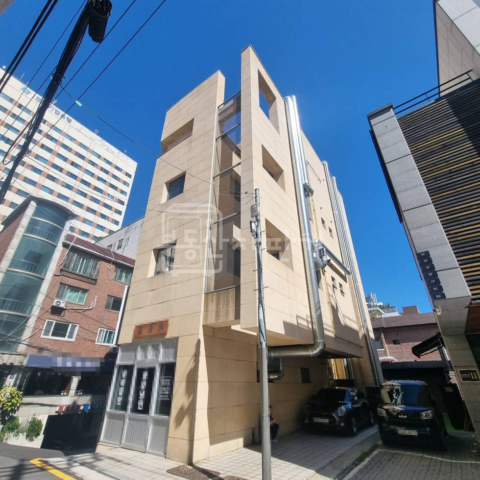 서울 강남구 청담동 청담사거리 인근 피엔폴루스 뒷편 코너건물 이면도로 외부로 바로 출입 가능한 지하1층 월세 매물번호 28842 사진 3