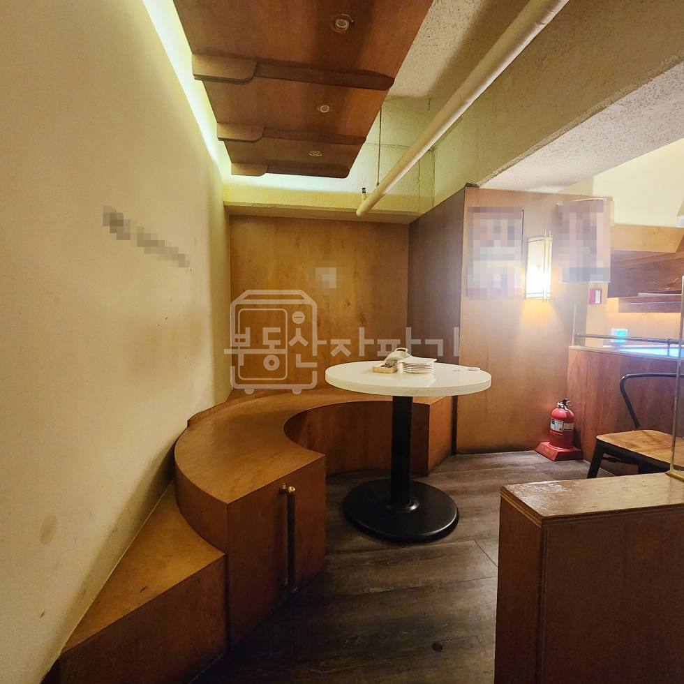 서울 강남구 논현동 논현역 도보 4분 역세권 논현동 먹자골목 메인 1층 임대 월세 매물번호 28949 사진 2