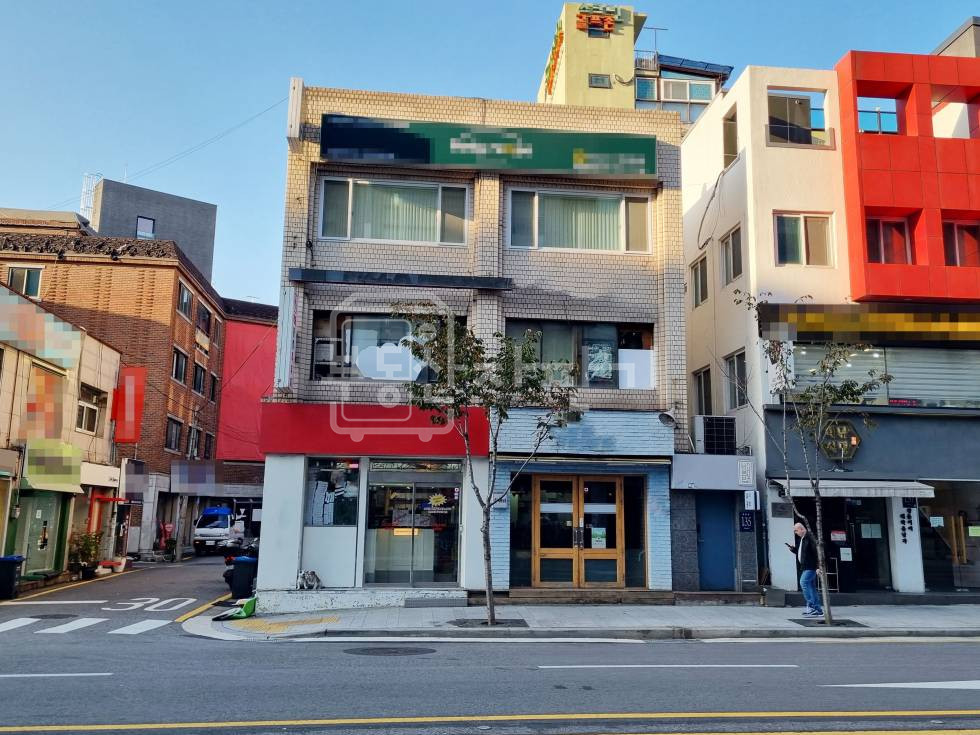 서울 강남구 역삼동 역삼초등학교 사거리 인근 창업가거리 대로변 1층 유동인구많음 월세 매물번호 28971 사진 1