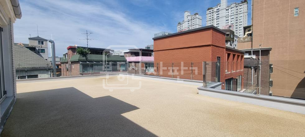 서울 강남구 신사동 압구정역 도보 9분 역세권 이면도로 지상 3층 ~ 지하 1층 리모델링 후 첫 입주 통임대 월세 매물번호 30939 사진 3