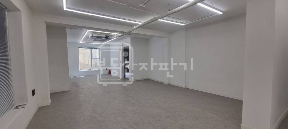 서울 강남구 신사동 압구정역 도보 9분 역세권 이면도로 지상 3층 ~ 지하 1층 리모델링 후 첫 입주 통임대 월세 매물번호 30939 사진 9
