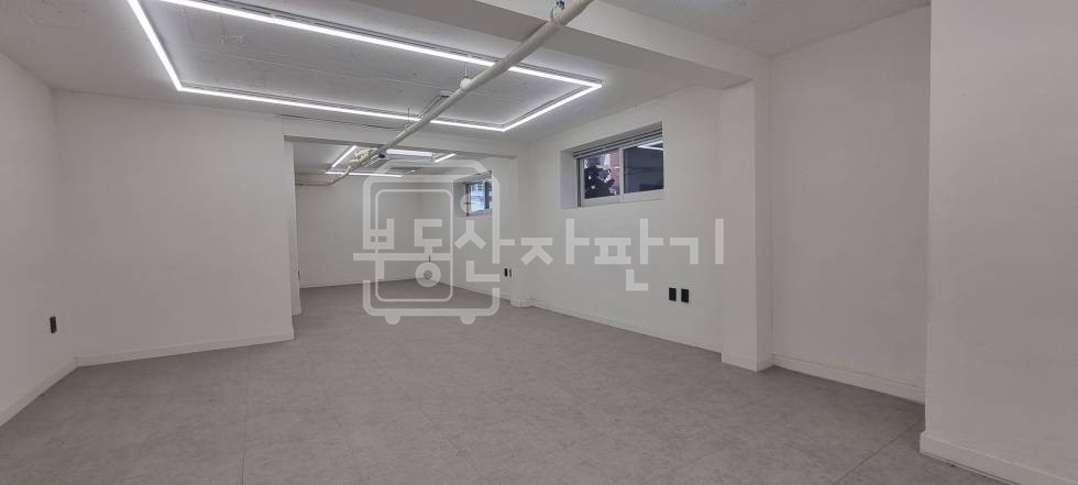 서울 강남구 신사동 압구정역 도보 9분 역세권 이면도로 지상 3층 ~ 지하 1층 리모델링 후 첫 입주 통임대 월세 매물번호 30939 사진 10