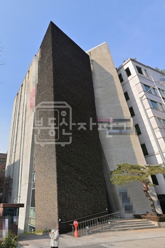 서울 강남구 신사동 무권리, 압구정역 도보 8분, 역세권,대로변 7층 임대 월세 매물번호 31292 사진 1
