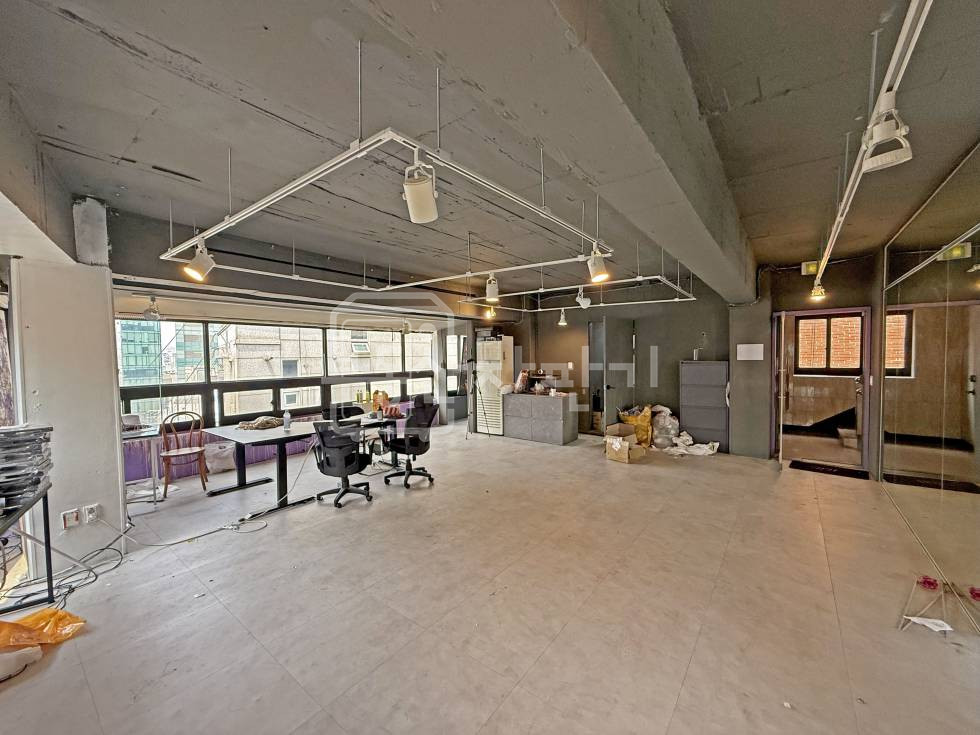 서울 강남구 논현동 무권리, 신사역 3분, 초역세권, 4층 임대 월세 매물번호 31241 사진 3