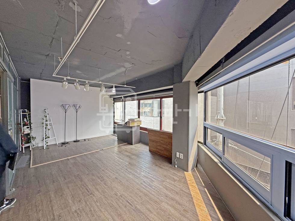 서울 강남구 논현동 무권리, 신사역 3분, 초역세권, 4층 임대 월세 매물번호 31241 사진 5