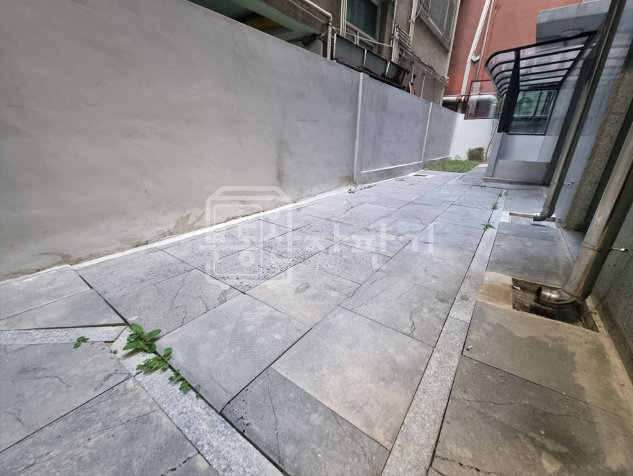 서울 강남구 대치동 무권리, 한티역 도보 1분, 초역세권, 1층 임대 월세 매물번호 29762 사진 5