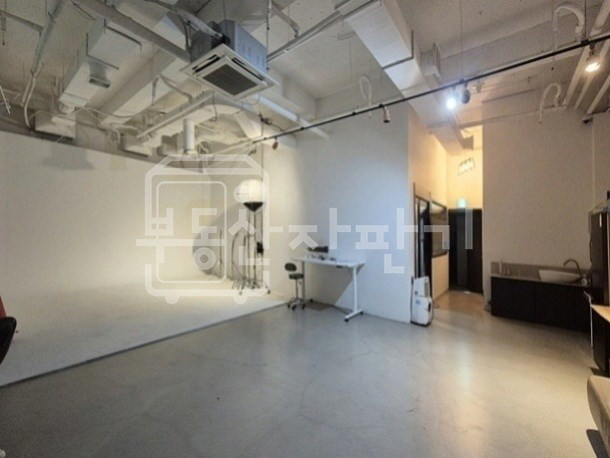 서울 송파구 석촌동 무권리, 높은층고, 석촌고분역 1분, 초역세권, 지하층 임대 월세 매물번호 30892 사진 1