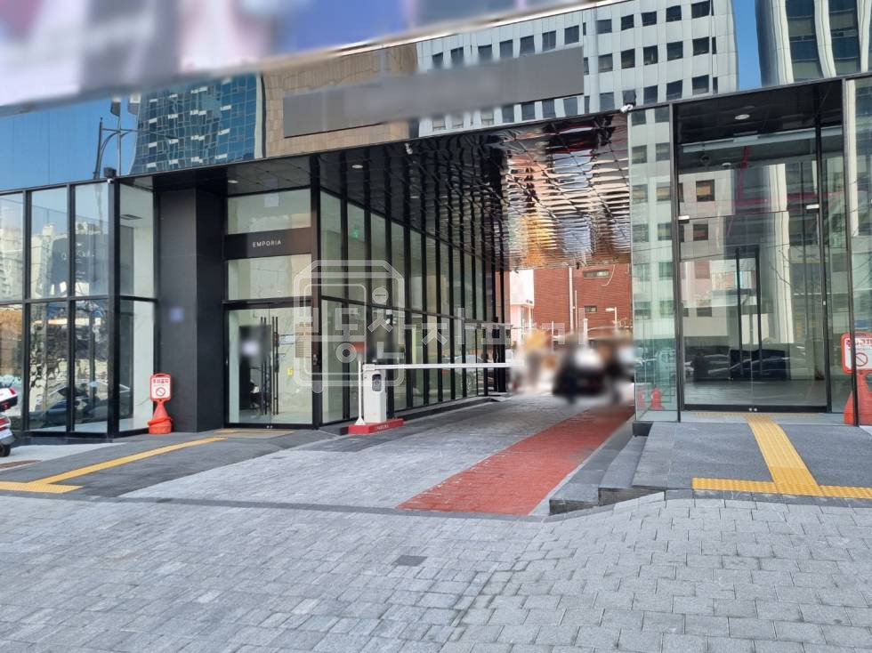 서울 강남구 논현동 도산대로 대로변 8층 임대 월세 매물번호 31399 사진 2
