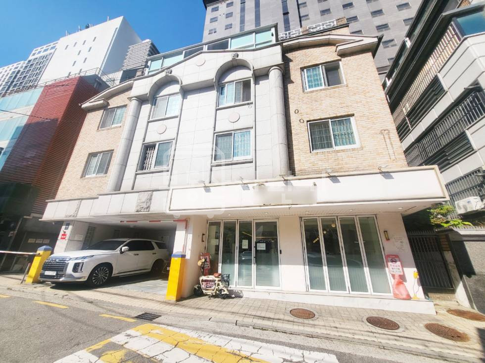 서울 강남구 역삼동 무권리, 언주역 도보9분, 역세권, 1층 전체 임대 월세 매물번호 27696 사진 1