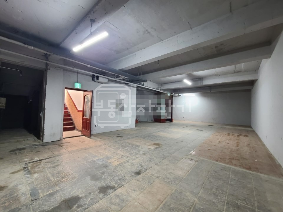 서울 서초구 서초동 초역세권, 무권리, 강남역 도보1분, 지하1층 상가 임대 월세 매물번호 31416 사진 2