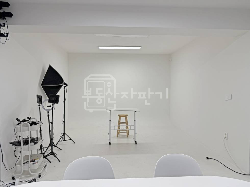 서울 강남구 신사동 무권리, 가로수길 인근, 신사역 10분, 역세권, 지하1층 임대 월세 매물번호 31429 사진 2