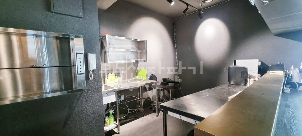 서울 중구 신당동 동대문역사문화공원역 도보 3분 초역세권 대로변 지하1층~지상2층 연층 임대 월세 매물번호 31477 사진 10