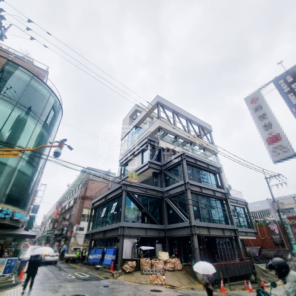 서울 강남구 논현동 무권리 논현역 도보 2분 초역세권 코너건물 이면도로 6층 논현 먹자골목 입구 월세 매물번호 31487 사진 2