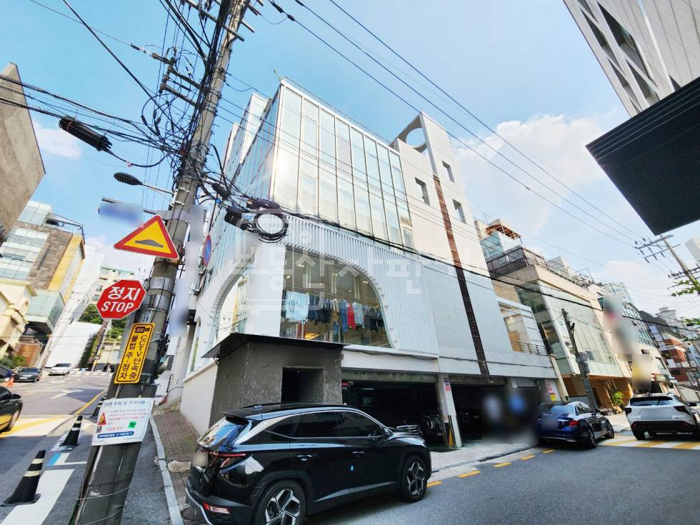 서울 강남구 청담동 무권리, 압구정로데오역 3분, 초역세권, 지하2층 임대 월세 매물번호 31533 사진 1