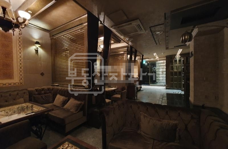 서울 강남구 신사동 무권리, 단독출입구, 압구정로데오역 도보9분, 지하1층 상가 임대 월세 매물번호 31168 사진 4