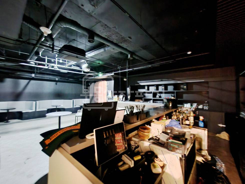 서울 강남구 신사동 압구정로데오역 도보 4분 역세권 이면도로 지하 1층 월세 매물번호 30864 사진 5
