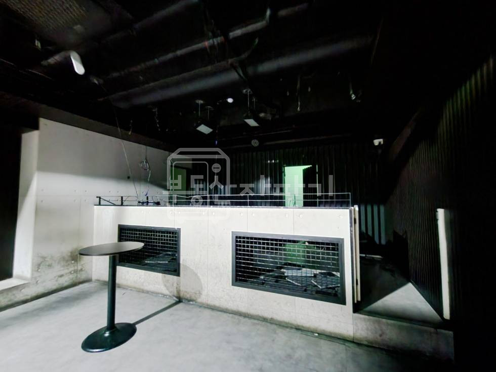 서울 강남구 신사동 압구정로데오역 도보 4분 역세권 이면도로 지하 1층 월세 매물번호 30864 사진 8