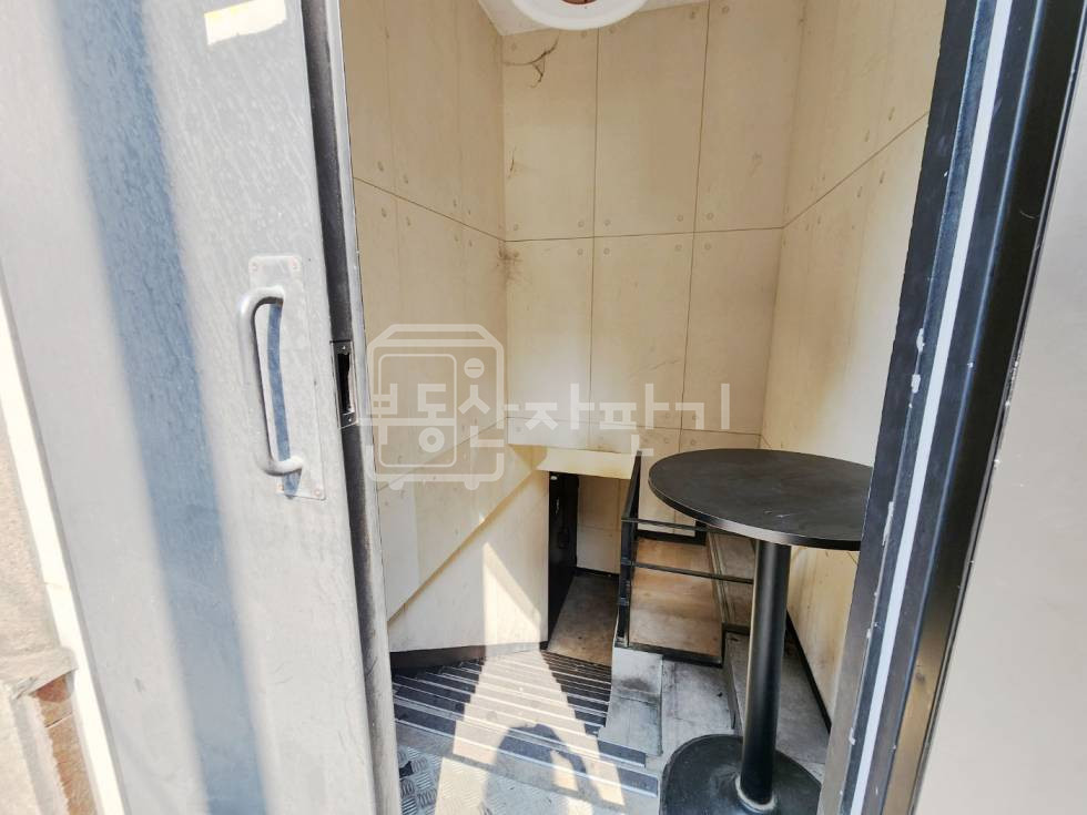 서울 강남구 신사동 압구정로데오역 도보 4분 역세권 이면도로 지하 1층 월세 매물번호 30864 사진 9