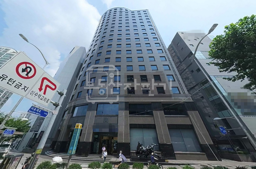 서울 서초구 방배동 주차4대, 무권리 대로변, 이수역앞 코너, 지하1층 상가 임대 월세 매물번호 31636 사진 1