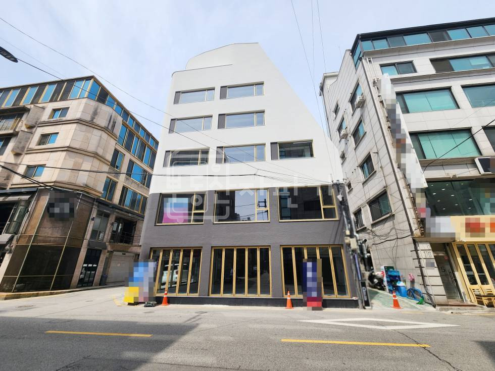 서울 강남구 논현동 무권리, 신분당/7호선 논현역 도보 7분, 역세권, 지하1층 임대 월세 매물번호 27488 사진 1